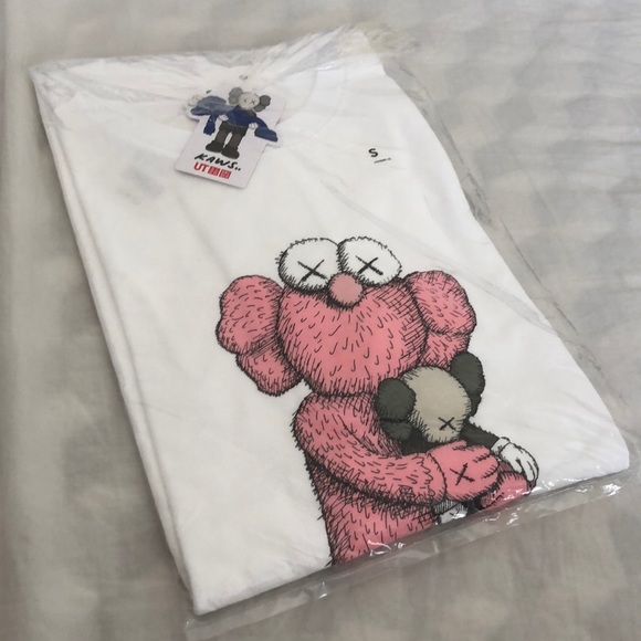KAWS x Uniqlo Pink BFF T-shirt - Picture 2 of 2